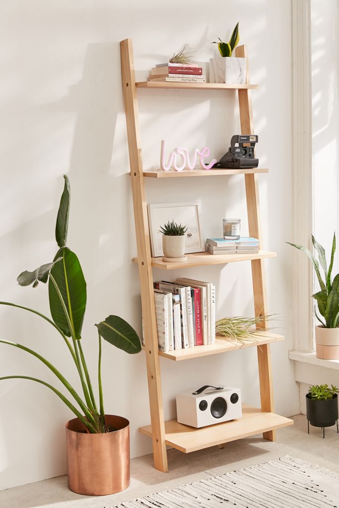 https://www.themodernmocha.com/wp-content/uploads/2021/01/Office-organization-ideas-leaning-bookshelf.jpeg